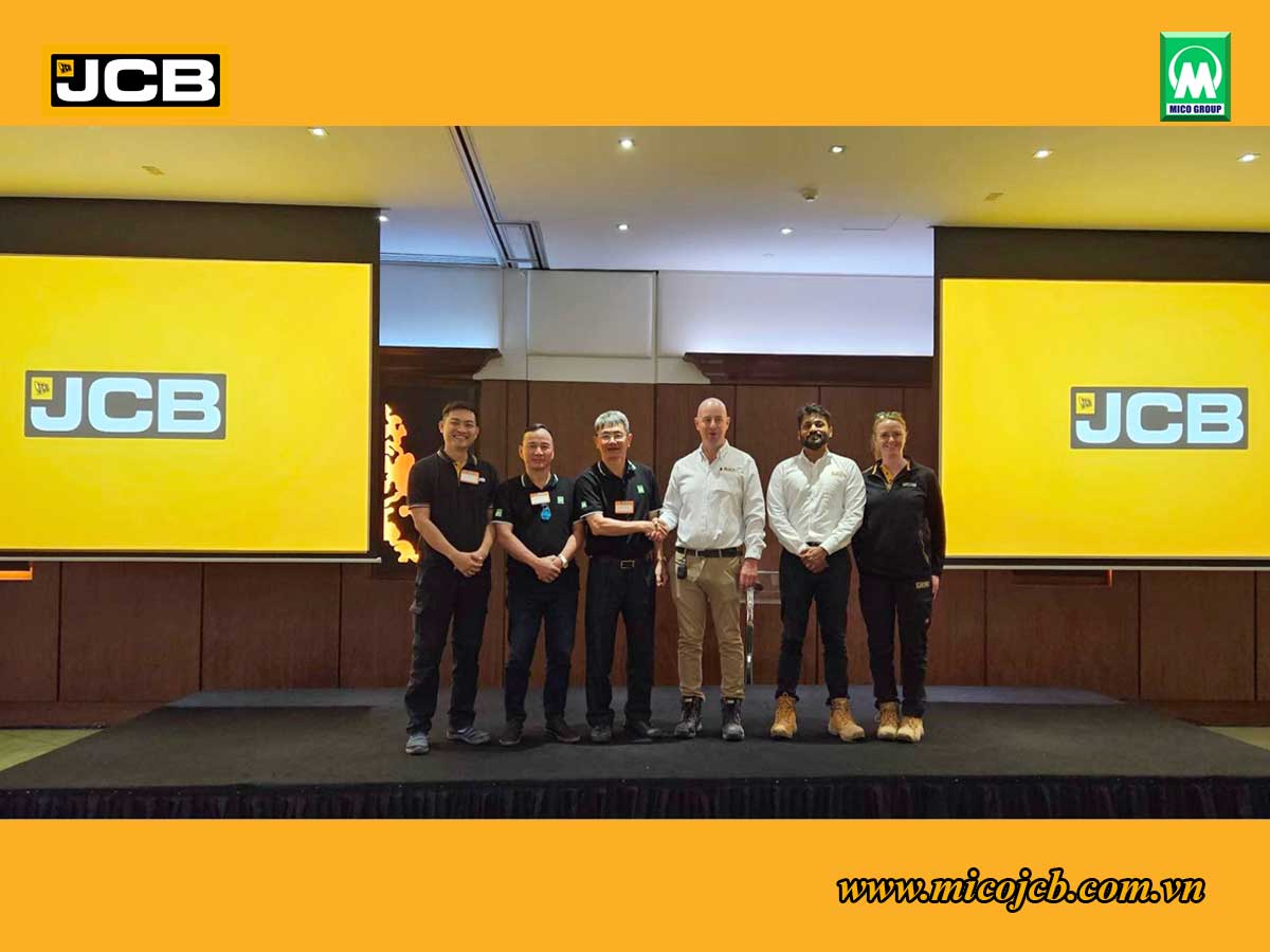 80 đại lý JCB Châu Á và Châu Phi tham quan Dubai, UAE, JCB Trung Đông